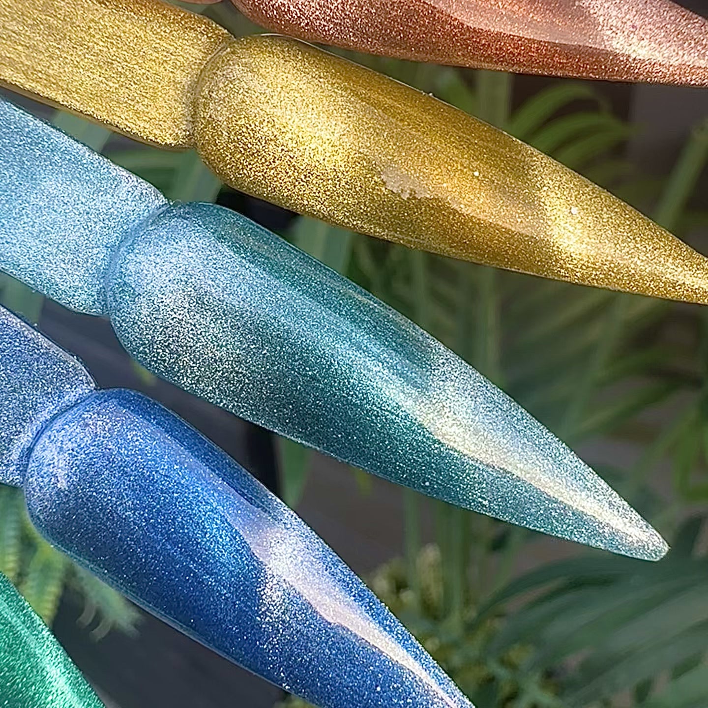 Colour It! Cherry Claws