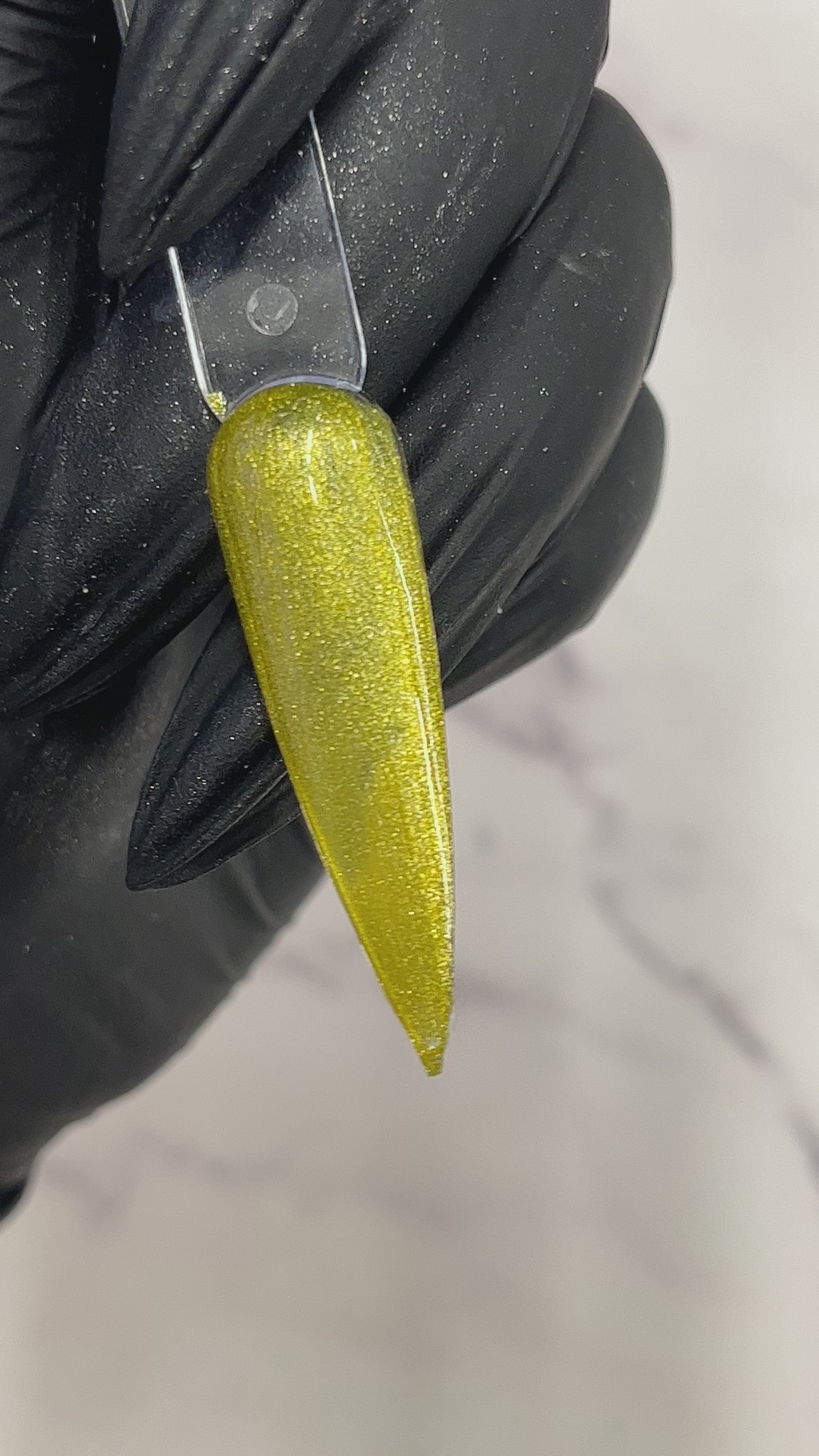 Colour It! Golden Glimmer Paw